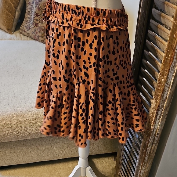 Leopard Print Ruffle Skirt - Picture 2 of 5